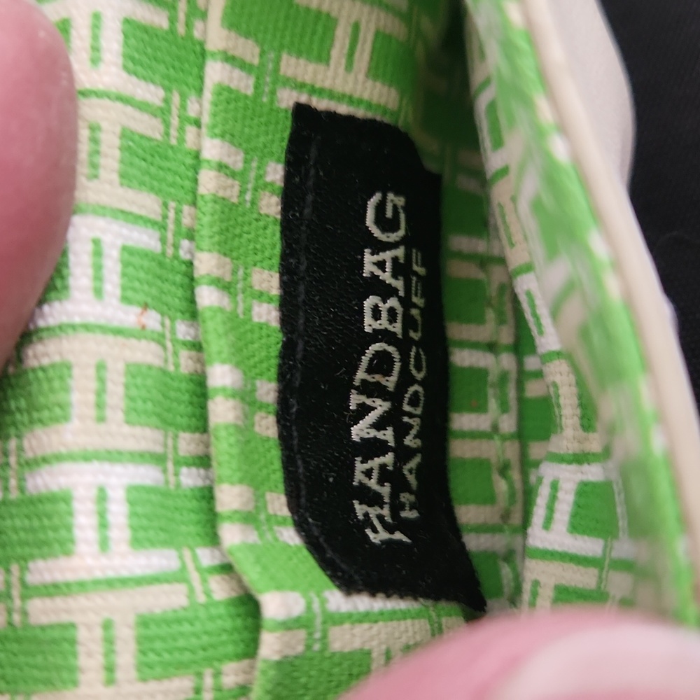 Handbag Handcuffs - Picture 4 of 5